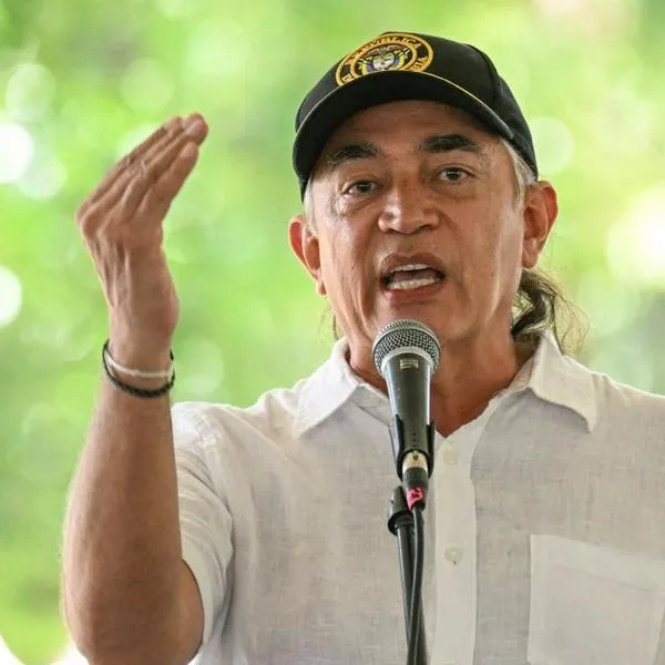 Mañanas Blu: Felipe Zuleta criticó a Gustavo Bolívar por caída de salario mínimo