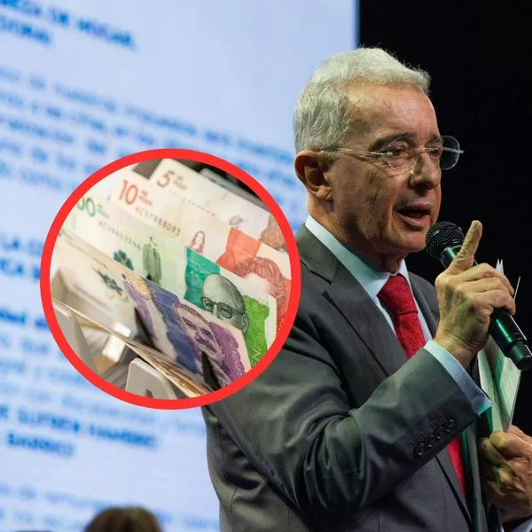 "Menos costos en el Estado": Uribe reaccionó a caída del salario mínimo decretado por Petro y tumbado por el Consejo de Estado. 