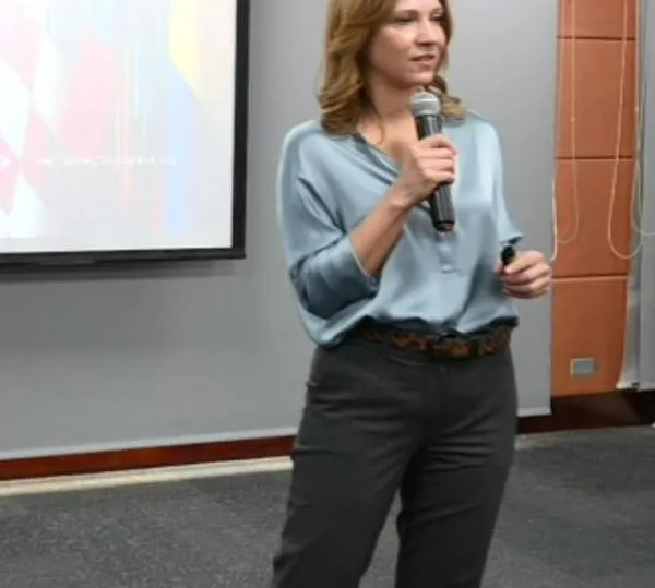 AmCham: suspensión del decreto de salario mínimo debe abrir espacio para consenso que proteja ingresos y empleo formal