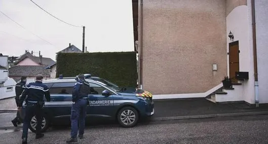 Capturan a una madre al encontrar los cuerpos de dos bebés en el congelador de su casa