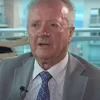 Cómo es la oficina personal de Arturo Calle en Bogotá y qué tiene su escritorio