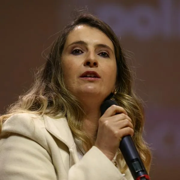 Paloma Valencia pidió a empresas mantener salario mínimo con alza de 23,7 %