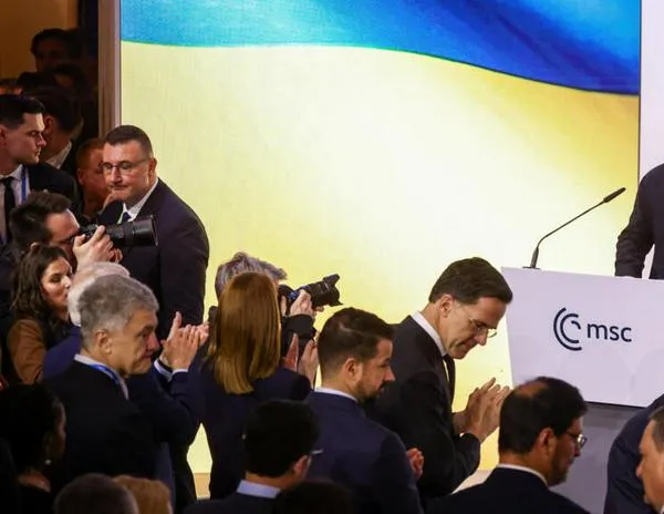 Conferencia de Múnich: Zelenski acusa a EE. UU. de exigir concesiones a Ucrania mientras evita presionar a Rusia