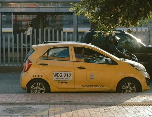 En firme el Decreto que fija las tarifas de taxi en Bogotá 