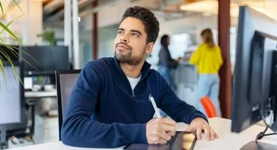Profesiones que tendrán los mejores salarios en 2040: estas carreras dominarán el mercado, según estudio de Harvard.