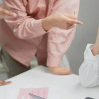 ¿Sufres acoso laboral? Conoce tus derechos y los pasos clave para denunciar según la Ley 1010 en Colombia