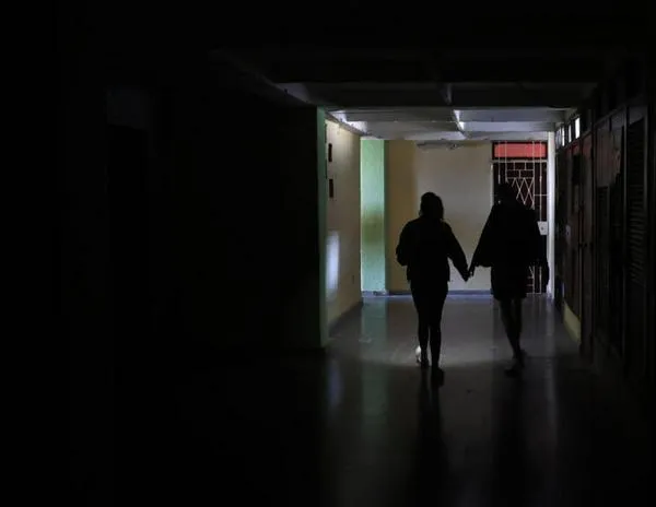 #CubaHoy: más de la mitad de la isla enfrenta un domingo a oscuras; EE. UU. captura un petrolero en el Índico