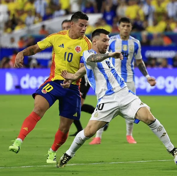 James Rodríguez y Lionel Messi