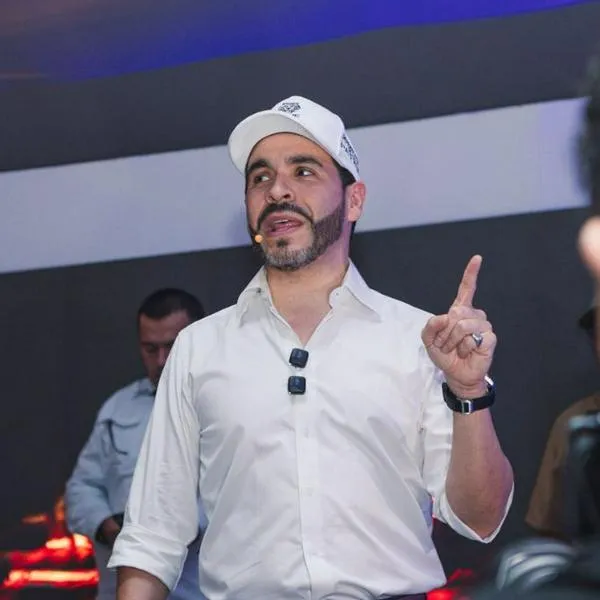 De la Espriella responde qué trato les dará a sus clientes si es presidente