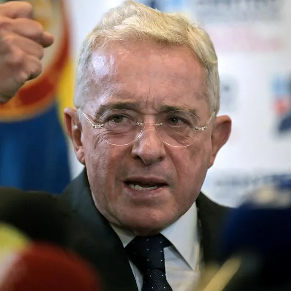 A magistrados que absolvieron a Álvaro Uribe Vélez les abrieron investigación