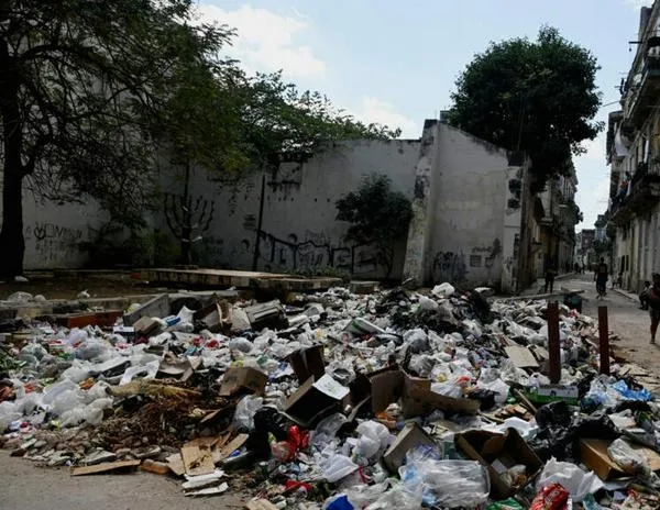 #CubaHoy: la isla se alista para quedar en las sombras, mientras Trump afirma que hay conversaciones