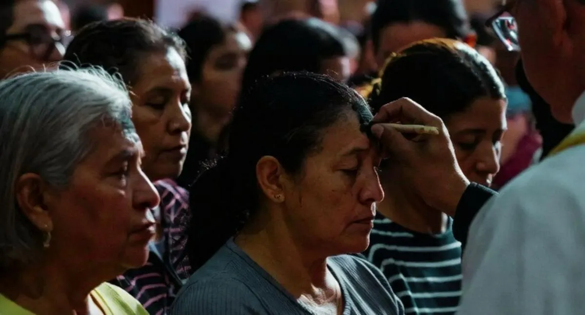¿Qué significa la cruz de ceniza en la frente? Hay una razón detrás