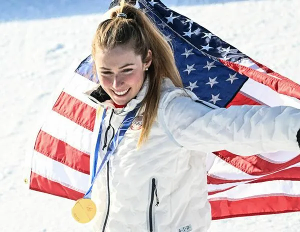 Shiffrin fulmina su maldición olímpica, Klaebo sigue elevando el listón