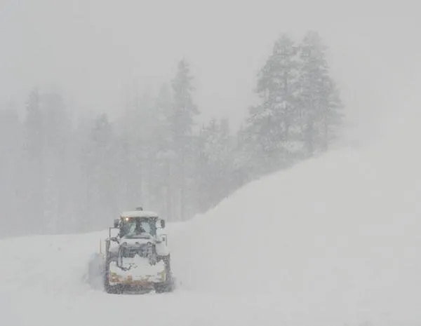 Hallan muertos a ocho de los nueve esquiadores desaparecidos en una avalancha en California