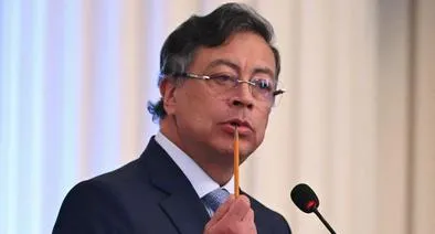 Presidente Gustavo Petro responsabiliza a familia de Kevin Acosta de su muerte por falta de cuidado y no menciona falta de medicamentos. 