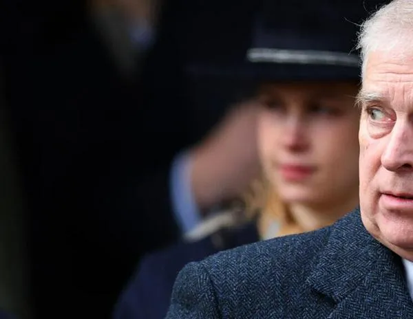 Reino Unido: arrestan al hermano del rey Carlos por presunta conducta indebida en funciones públicas