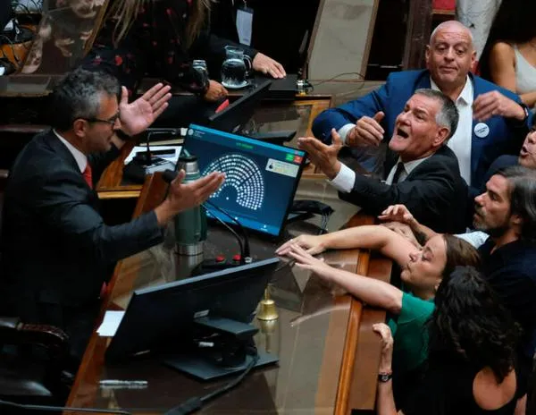 Argentina vive una huelga contra la reforma laboral de Milei, en medio del debate en el Congreso