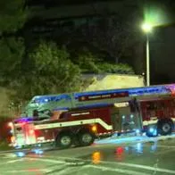 Grave incendio en Rosales (Bogotá): lujosa vivienda se quemó y hay una persona herida. Ocurrió sobre las 2:00 de la madrugada, 