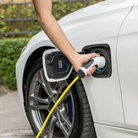 ¿Cuánto vale cargar un carro eléctrico en Colombia? Cifras sorprenden