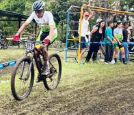 Ciclismo del Eje Cafetero brilla bajo la lluvia en válida nacional de MTB disputada en Calarcá