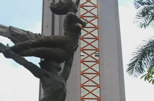 Bolívar en el corazón de las plazas, recorrido cultural por ciudades que lo conservan