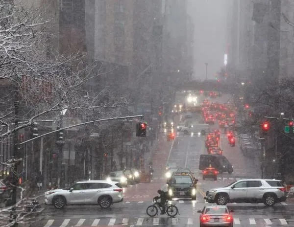 Alcalde de Nueva York impone toque de queda ante llegada de violenta tormenta