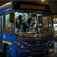 Bogotá hoy: conductor de SITP atacado con cuchillo por ladrones que iban a robar