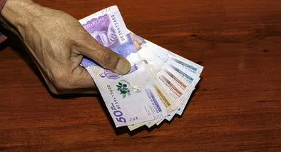 Aterrizan trabajadores en Colombia con propuesta de nuevo salario mínimo