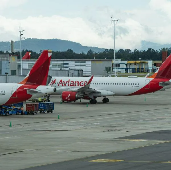 ¿Caos en El Dorado? Avianca lanza dura advertencia por movida que cambiaría los vuelos en Bogotá y sería un "desastre". 