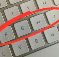 ¿Porque la F, la J y el 5 tienen un relieve en el teclado del computador?