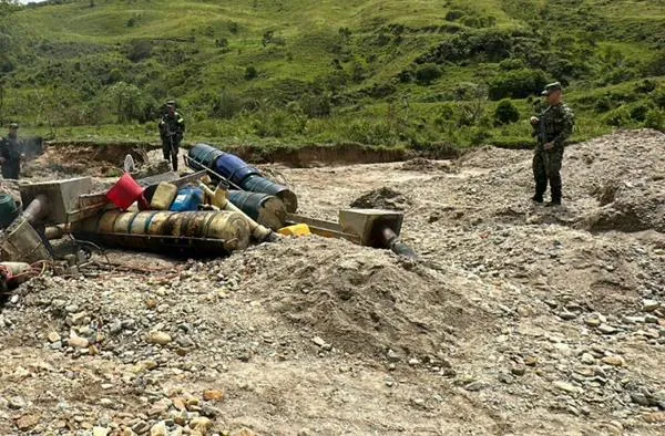 Operativo contra minería ilegal en el oriente de Antioquia: se destruyen 10 dragas