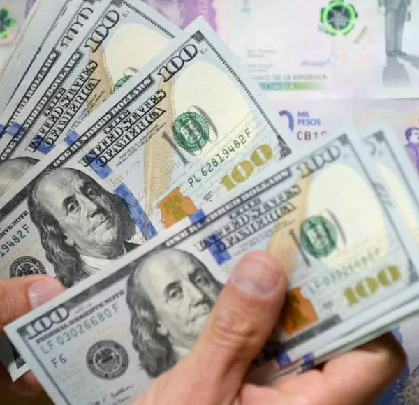 Dólar abre la semana a la baja en Colombia: TRM cae 0,12 % este 23 de febrero