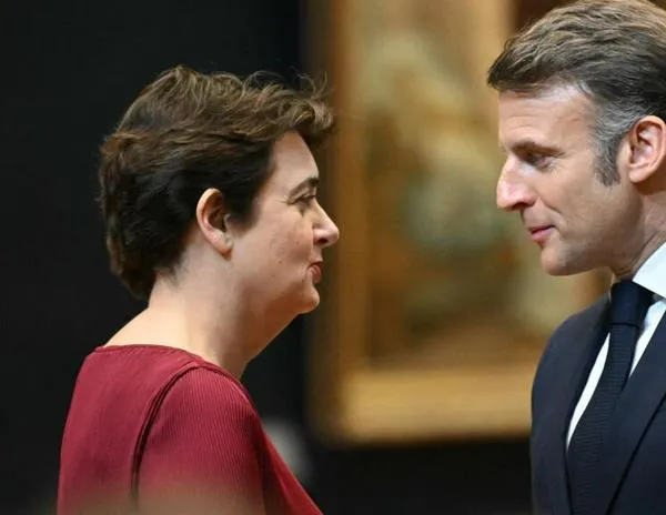 Emmanuel Macron acepta la dimisión de la directora del Louvre, Laurence des Cars