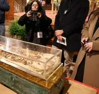 Los restos de San Francisco de Asís se exhiben por primera vez tras 800 años de su muerte