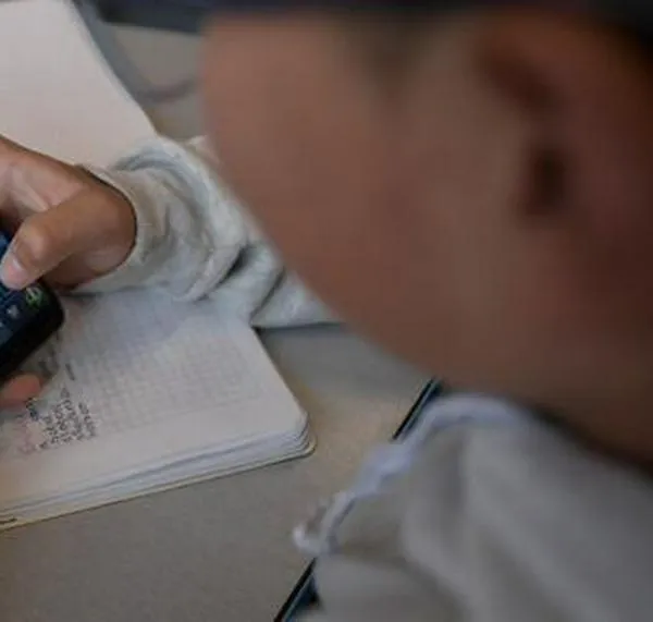 Adicción al celular en niños y adolescentes: las señales de alerta y cómo actuar a tiempo