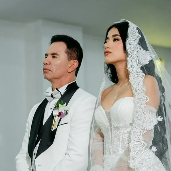 Jhonny Rivera estuvo a punto de cancelar su matrimonio con Jenny López