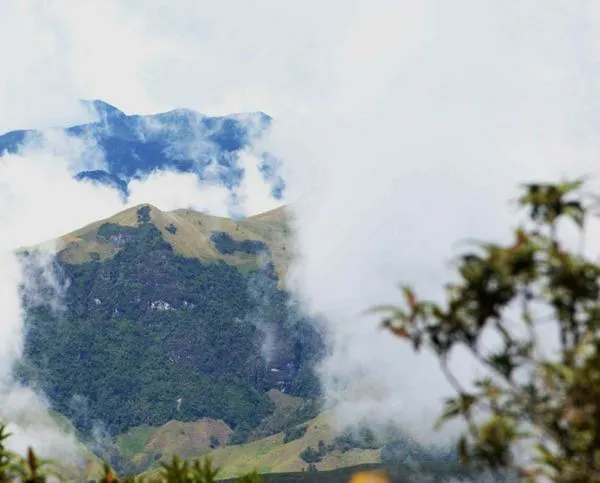 Anuncian plan de manejo y restricciones mineras tras declaratoria de Estrella Hídrica en Caldas