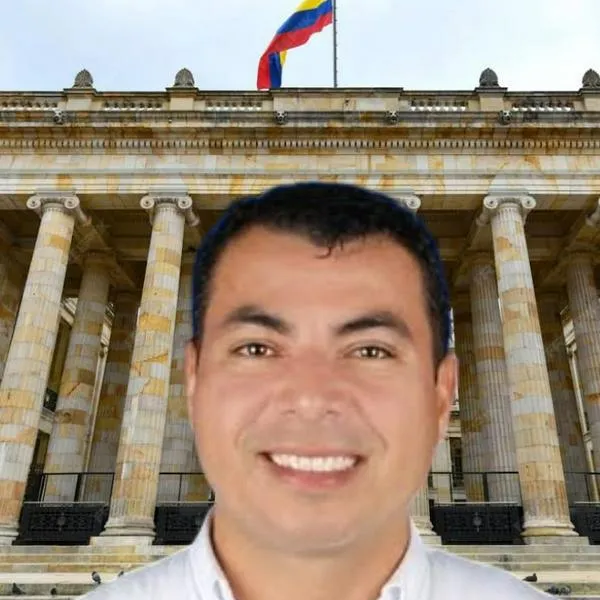 Candidato al Senado Andrés Vázquez y la misteriosa llamada que recibió