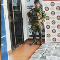 Ejército y Policía incautaron 50 kilogramos de marihuana en la vía La Línea