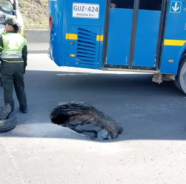 Hueco en la Autopista Sur