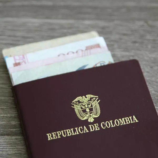 ¿Quién tiene derecho a pasaporte nuevo gratis en Colombia 2026, según la ley?