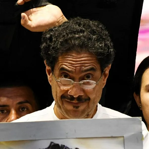 Quién sería el vicepresidente si gana Iván Cepeda: hay cinco nombres en la lista