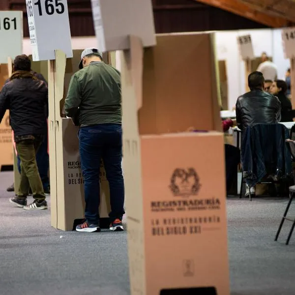 People rally to vote during Colombia's regional elections to choose the new Mayors, Governors and Council Members for the cities, in Bogota, Colombia, October 29, 2023. (Photo by: Chepa Beltran/Long Visual Press/Universal Images Group via Getty Images)