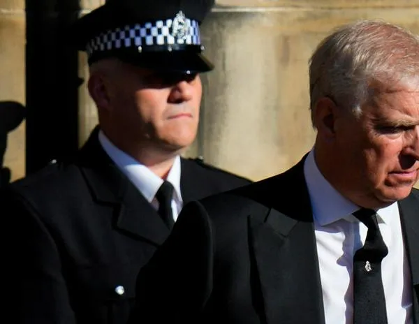 ¿Puede caer el expríncipe Andrew de la línea de sucesión al trono británico tras el escándalo Epstein?