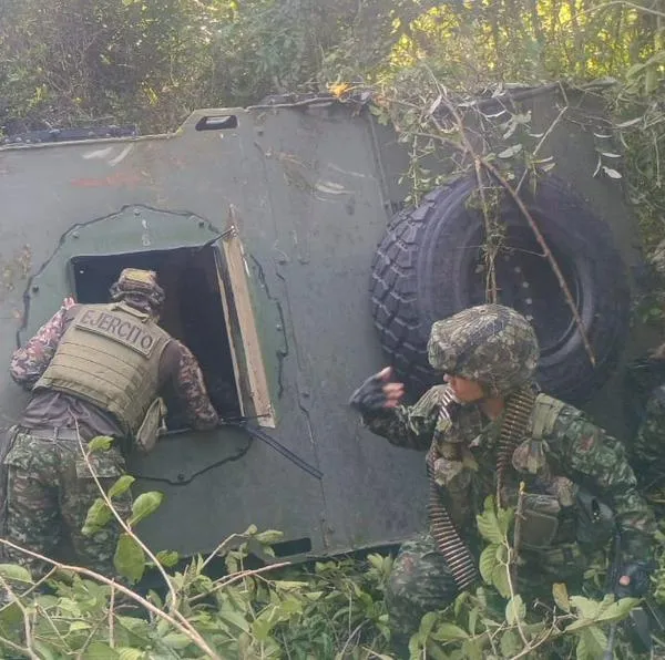 Así quedó el camión militar que se accidentó en la vía Itaibe-Paicol. Hub un fallecido