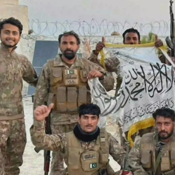 Pakistán bombardea Kabul y declara “guerra abierta” a Afganistán