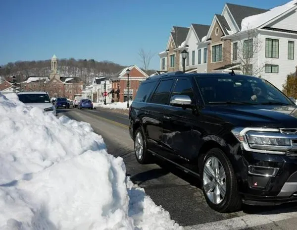 "No vi ni hice nada malo": Bill Clinton se desvincula de los delitos de Epstein ante el comité del Congreso