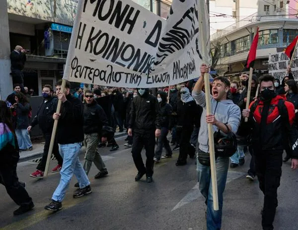 Grecia expresa su ira tres años después de un choque ferroviario