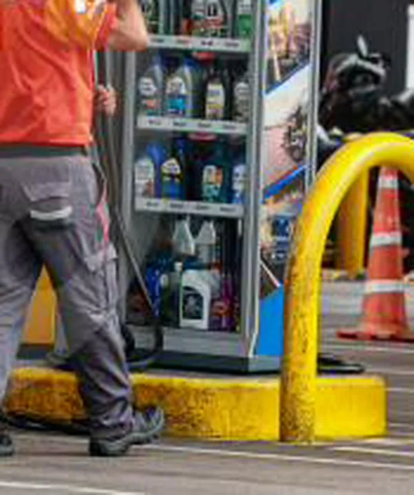 Galón de gasolina quedó en $15.411 en Medellín 