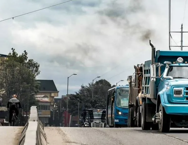 Entérate cómo opera el pico y placa en Bogotá para vehículos de carga en marzo de 2026 